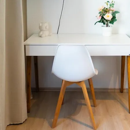 Livesto Aparthotel Zentral - 4X Moderne 2-Zimmer Apartments 4-5-6 Pers 3*